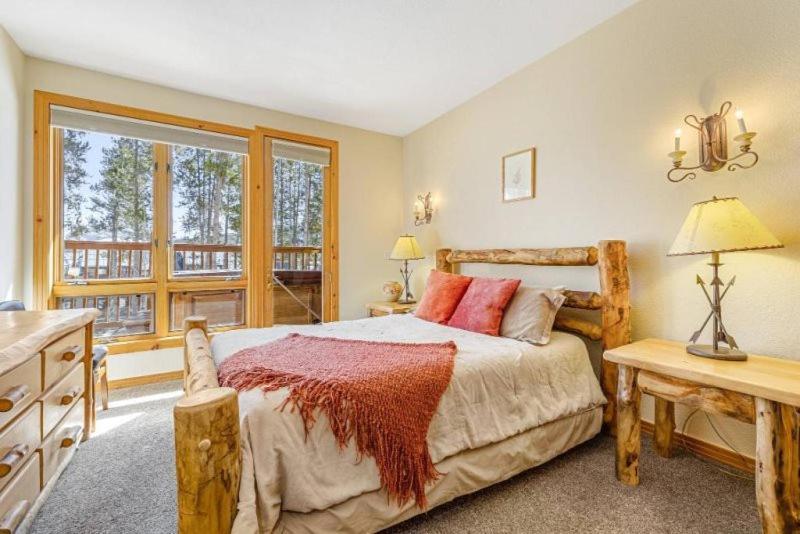 Beautiful 4 Bedroom Townhome Near Snowflake Lift In Breckenridge Blue River Buitenkant foto