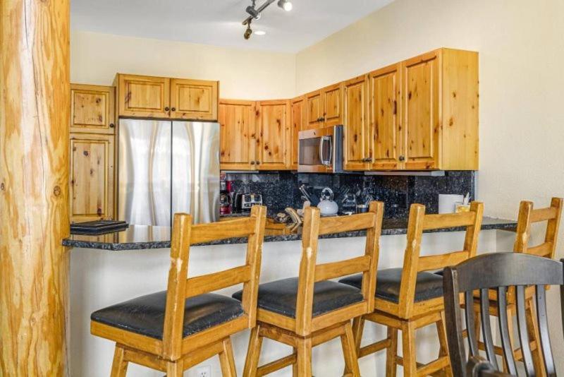 Beautiful 4 Bedroom Townhome Near Snowflake Lift In Breckenridge Blue River Buitenkant foto